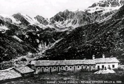 Vittorio Sella Hut in the past